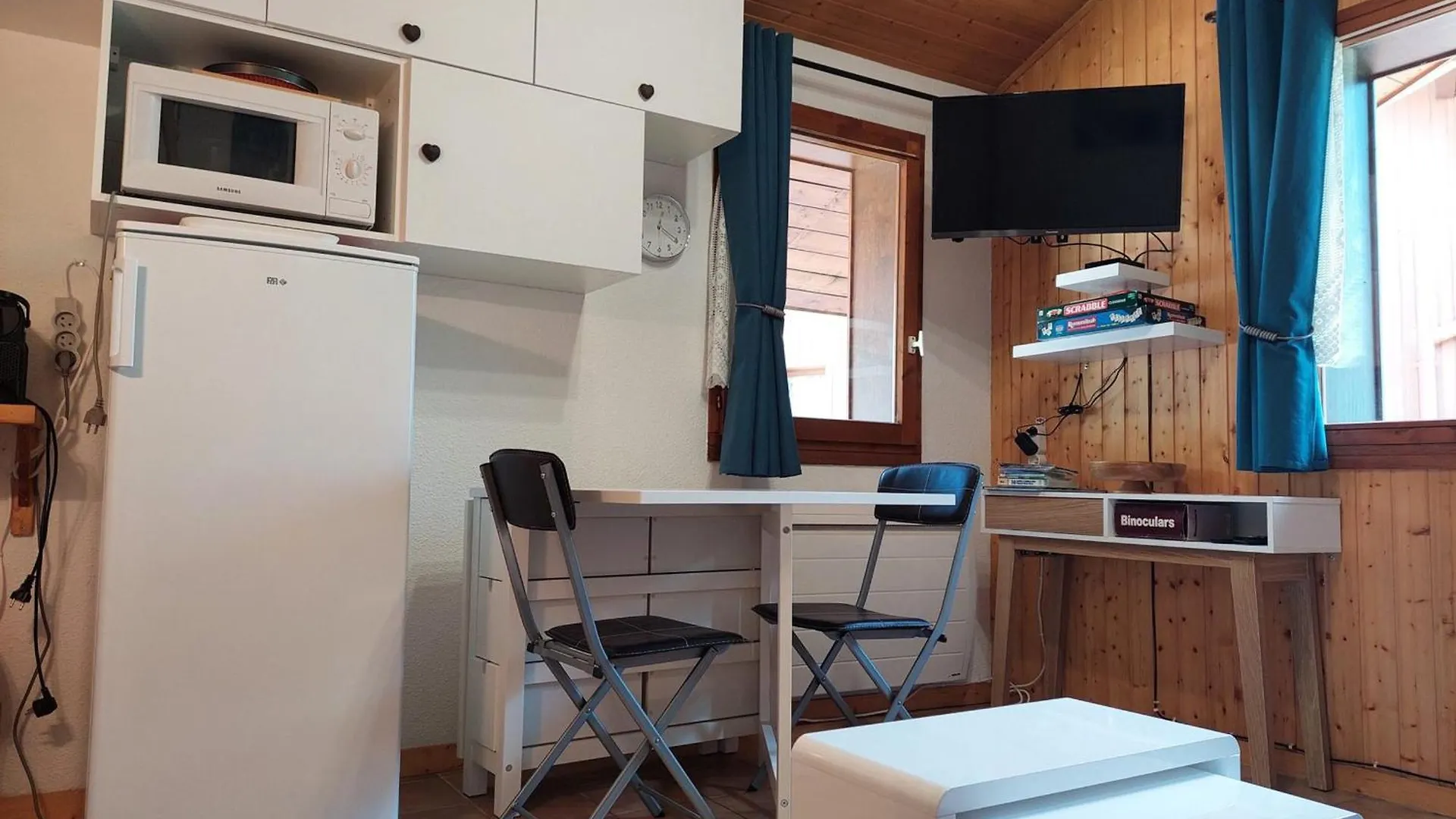 Charmant 2 Pieces Renove Avec Balcon, Wifi Et Parking, Proche Centre Et Commerces - Fr-1-517-66 Chamonix 0*,  France